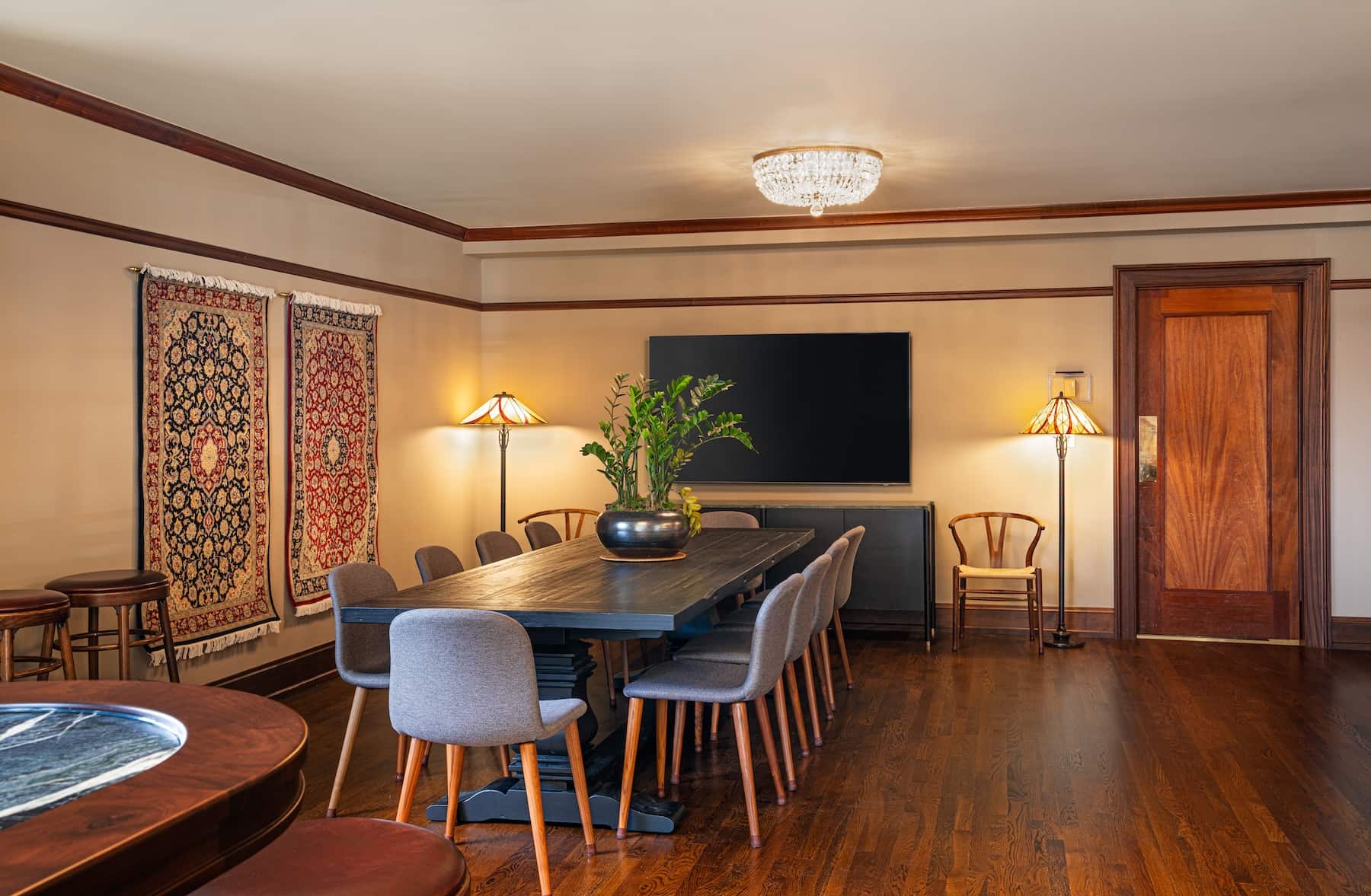 Hospitality dining interior fixtures